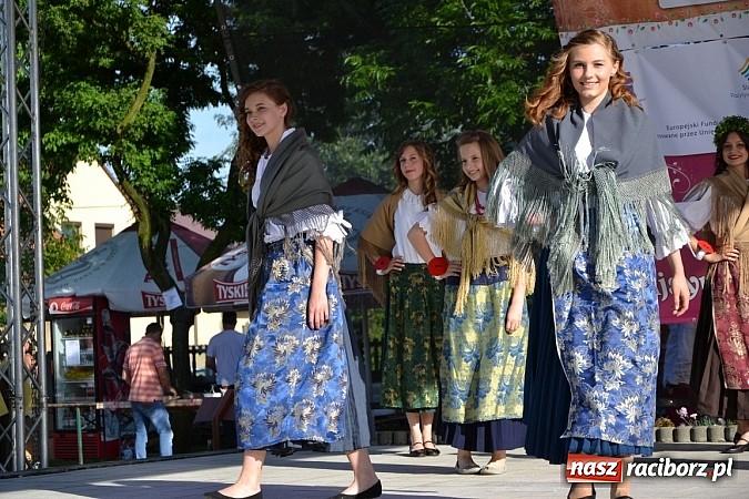Zdjęcie w galerii na portalu naszraciborz.pl: W Tworkowie wybrali najsympatyczniejszą nastolatkę w gminie wiadomości z regionu