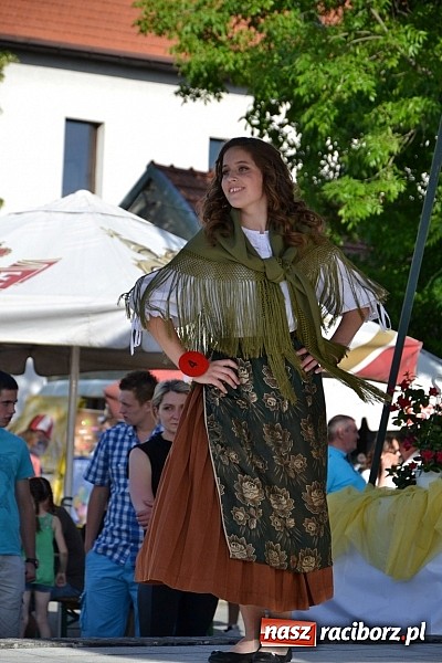 Zdjęcie w galerii na portalu naszraciborz.pl: W Tworkowie wybrali najsympatyczniejszą nastolatkę w gminie wiadomości z regionu