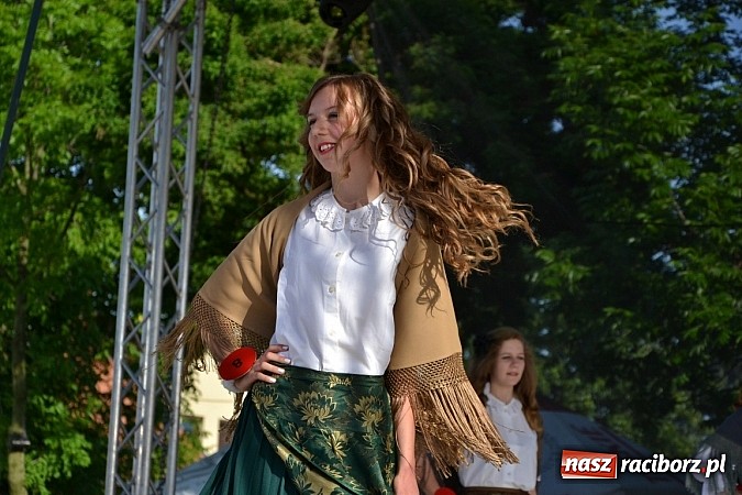 Zdjęcie w galerii na portalu naszraciborz.pl: W Tworkowie wybrali najsympatyczniejszą nastolatkę w gminie wiadomości z regionu