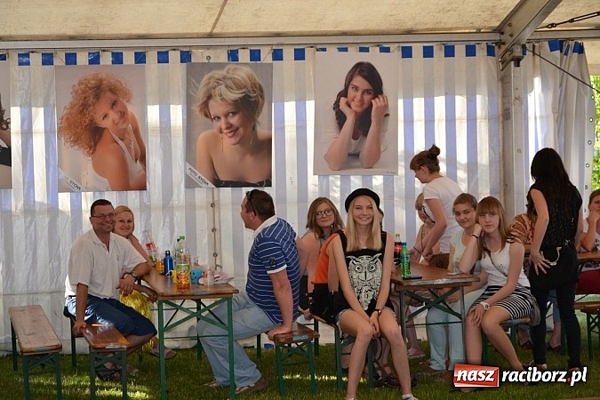 Zdjęcie w galerii na portalu naszraciborz.pl: W Tworkowie wybrali najsympatyczniejszą nastolatkę w gminie wiadomości z regionu