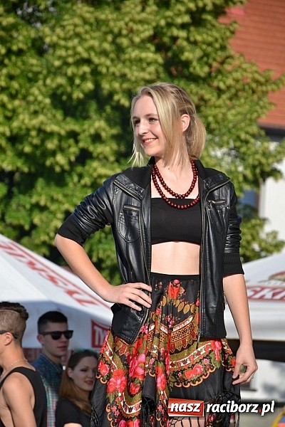 Zdjęcie w galerii na portalu naszraciborz.pl: W Tworkowie wybrali najsympatyczniejszą nastolatkę w gminie wiadomości z regionu