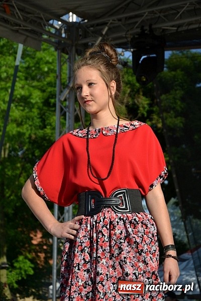 Zdjęcie w galerii na portalu naszraciborz.pl: W Tworkowie wybrali najsympatyczniejszą nastolatkę w gminie wiadomości z regionu