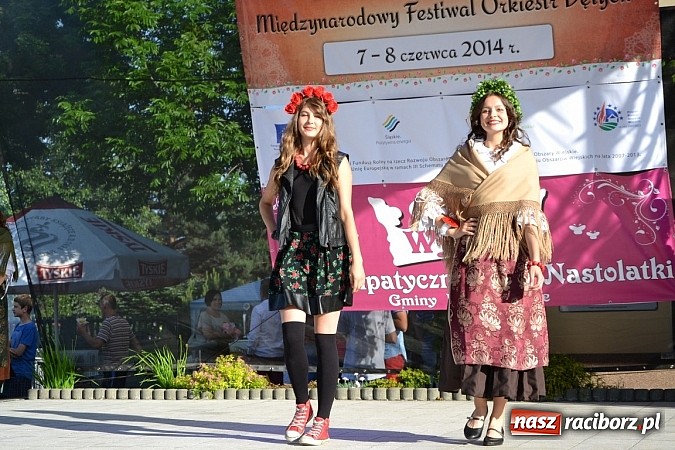 Zdjęcie w galerii na portalu naszraciborz.pl: W Tworkowie wybrali najsympatyczniejszą nastolatkę w gminie wiadomości z regionu