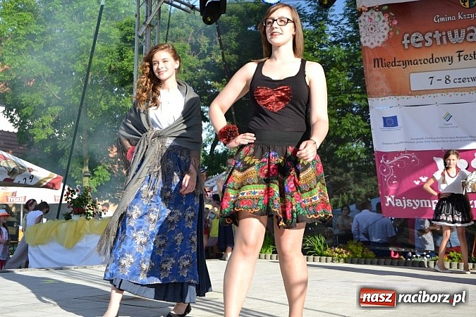 Zdjęcie w galerii na portalu naszraciborz.pl: W Tworkowie wybrali najsympatyczniejszą nastolatkę w gminie wiadomości z regionu