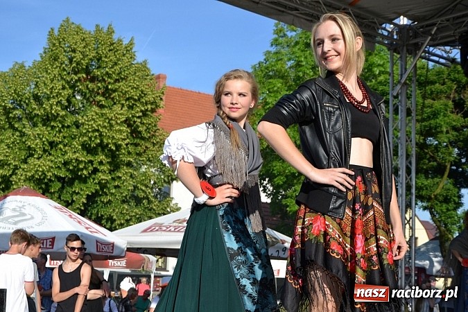 Zdjęcie w galerii na portalu naszraciborz.pl: W Tworkowie wybrali najsympatyczniejszą nastolatkę w gminie wiadomości z regionu