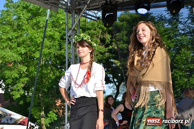 Zdjęcie w galerii na portalu naszraciborz.pl: W Tworkowie wybrali najsympatyczniejszą nastolatkę w gminie wiadomości z regionu