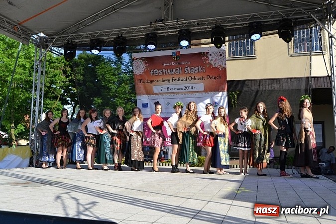 Zdjęcie w galerii na portalu naszraciborz.pl: W Tworkowie wybrali najsympatyczniejszą nastolatkę w gminie wiadomości z regionu