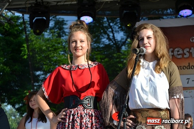 Zdjęcie w galerii na portalu naszraciborz.pl: W Tworkowie wybrali najsympatyczniejszą nastolatkę w gminie wiadomości z regionu