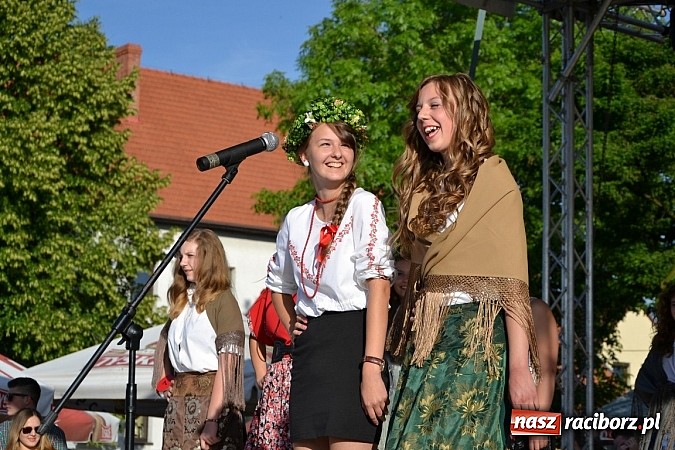 Zdjęcie w galerii na portalu naszraciborz.pl: W Tworkowie wybrali najsympatyczniejszą nastolatkę w gminie wiadomości z regionu