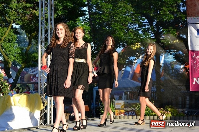 Zdjęcie w galerii na portalu naszraciborz.pl: W Tworkowie wybrali najsympatyczniejszą nastolatkę w gminie wiadomości z regionu