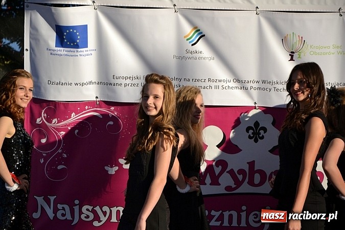 Zdjęcie w galerii na portalu naszraciborz.pl: W Tworkowie wybrali najsympatyczniejszą nastolatkę w gminie wiadomości z regionu