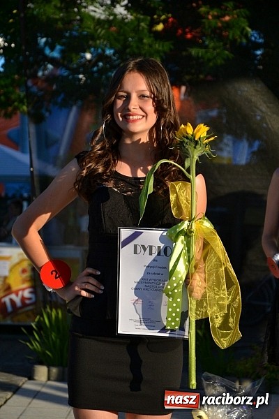 Zdjęcie w galerii na portalu naszraciborz.pl: W Tworkowie wybrali najsympatyczniejszą nastolatkę w gminie wiadomości z regionu