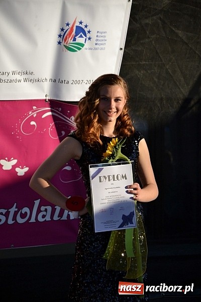 Zdjęcie w galerii na portalu naszraciborz.pl: W Tworkowie wybrali najsympatyczniejszą nastolatkę w gminie wiadomości z regionu
