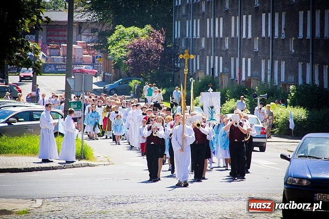 Zdjęcie w galerii na portalu naszraciborz.pl: Kościół farny. Prymicje ks. Michała Kaczówki wiadomości z regionu