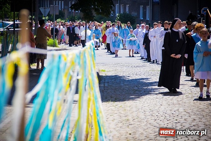 Zdjęcie w galerii na portalu naszraciborz.pl: Kościół farny. Prymicje ks. Michała Kaczówki wiadomości z regionu