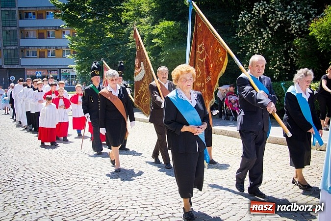 Zdjęcie w galerii na portalu naszraciborz.pl: Kościół farny. Prymicje ks. Michała Kaczówki wiadomości z regionu