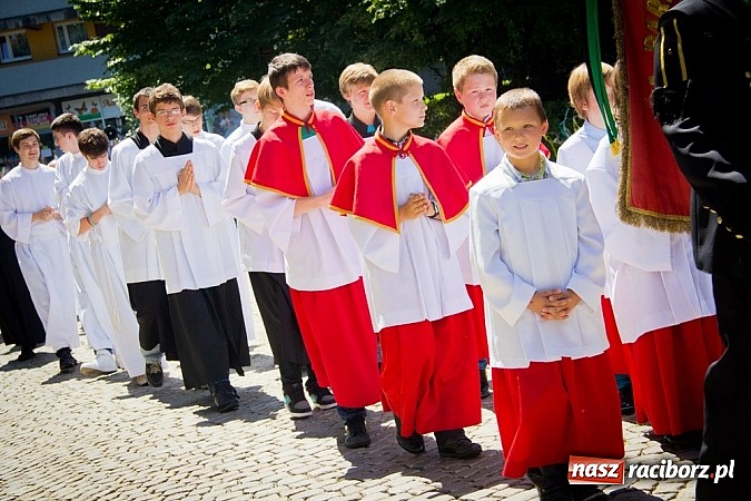 Zdjęcie w galerii na portalu naszraciborz.pl: Kościół farny. Prymicje ks. Michała Kaczówki wiadomości z regionu