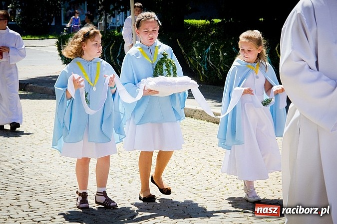 Zdjęcie w galerii na portalu naszraciborz.pl: Kościół farny. Prymicje ks. Michała Kaczówki wiadomości z regionu