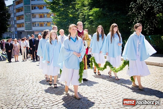 Zdjęcie w galerii na portalu naszraciborz.pl: Kościół farny. Prymicje ks. Michała Kaczówki wiadomości z regionu
