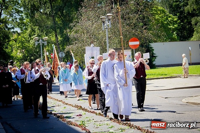 Zdjęcie w galerii na portalu naszraciborz.pl: Kościół farny. Prymicje ks. Michała Kaczówki wiadomości z regionu