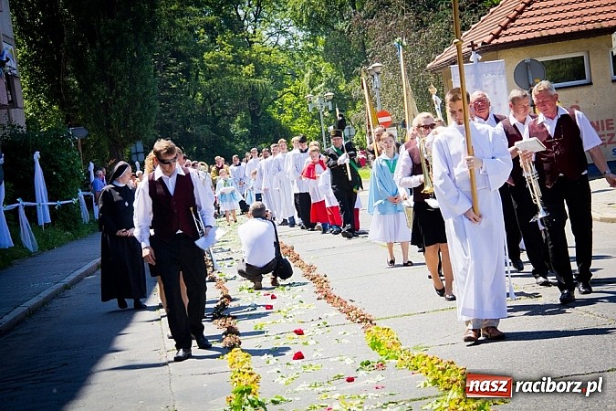 Zdjęcie w galerii na portalu naszraciborz.pl: Kościół farny. Prymicje ks. Michała Kaczówki wiadomości z regionu