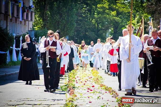 Zdjęcie w galerii na portalu naszraciborz.pl: Kościół farny. Prymicje ks. Michała Kaczówki wiadomości z regionu