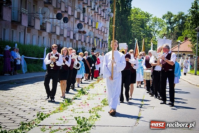 Zdjęcie w galerii na portalu naszraciborz.pl: Kościół farny. Prymicje ks. Michała Kaczówki wiadomości z regionu