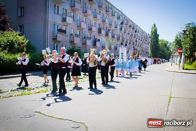 Zdjęcie w galerii na portalu naszraciborz.pl: Kościół farny. Prymicje ks. Michała Kaczówki wiadomości z regionu