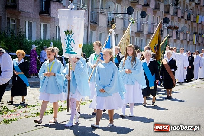 Zdjęcie w galerii na portalu naszraciborz.pl: Kościół farny. Prymicje ks. Michała Kaczówki wiadomości z regionu