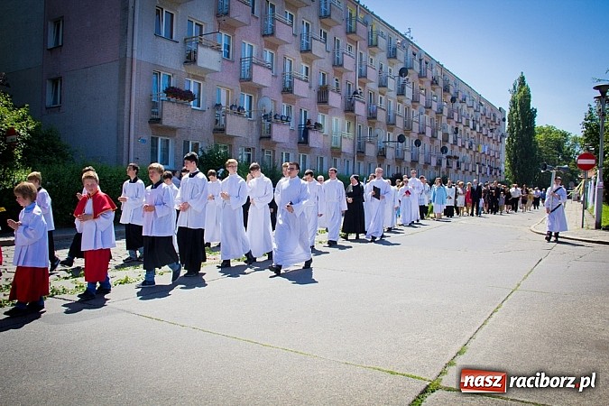 Zdjęcie w galerii na portalu naszraciborz.pl: Kościół farny. Prymicje ks. Michała Kaczówki wiadomości z regionu
