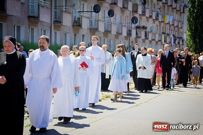 Zdjęcie w galerii na portalu naszraciborz.pl: Kościół farny. Prymicje ks. Michała Kaczówki wiadomości z regionu