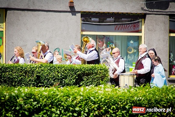 Zdjęcie w galerii na portalu naszraciborz.pl: Kościół farny. Prymicje ks. Michała Kaczówki wiadomości z regionu
