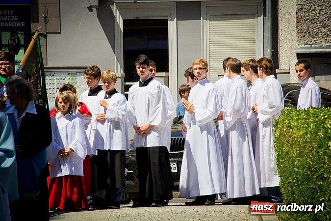 Zdjęcie w galerii na portalu naszraciborz.pl: Kościół farny. Prymicje ks. Michała Kaczówki wiadomości z regionu