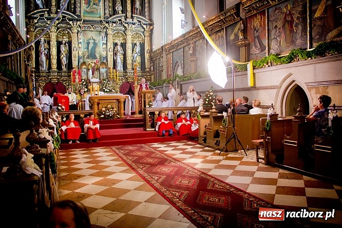Zdjęcie w galerii na portalu naszraciborz.pl: Kościół farny. Prymicje ks. Michała Kaczówki wiadomości z regionu