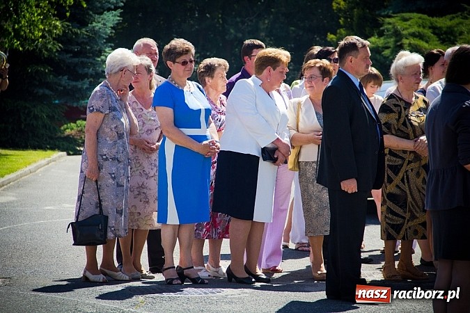 Zdjęcie w galerii na portalu naszraciborz.pl: Kościół Matki Bożej. Prymicje ks. Tomasza Gajdy wiadomości z regionu