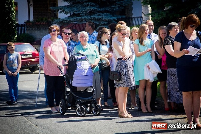 Zdjęcie w galerii na portalu naszraciborz.pl: Kościół Matki Bożej. Prymicje ks. Tomasza Gajdy wiadomości z regionu