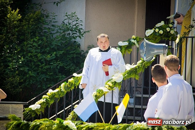 Zdjęcie w galerii na portalu naszraciborz.pl: Kościół Matki Bożej. Prymicje ks. Tomasza Gajdy wiadomości z regionu