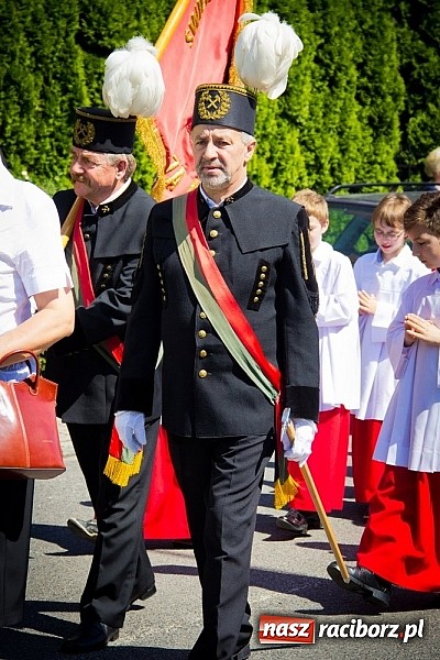 Zdjęcie w galerii na portalu naszraciborz.pl: Kościół Matki Bożej. Prymicje ks. Tomasza Gajdy wiadomości z regionu