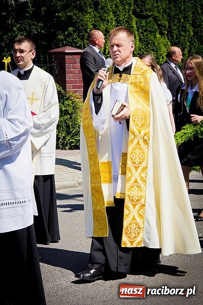 Zdjęcie w galerii na portalu naszraciborz.pl: Kościół Matki Bożej. Prymicje ks. Tomasza Gajdy wiadomości z regionu