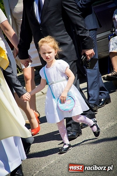 Zdjęcie w galerii na portalu naszraciborz.pl: Kościół Matki Bożej. Prymicje ks. Tomasza Gajdy wiadomości z regionu