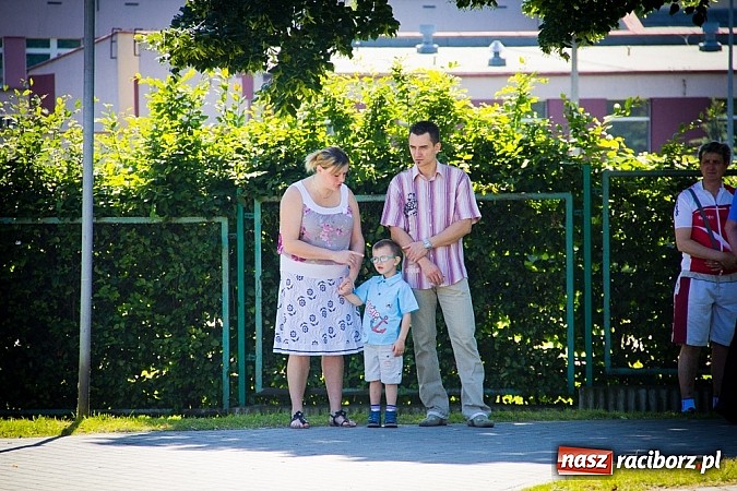 Zdjęcie w galerii na portalu naszraciborz.pl: Kościół Matki Bożej. Prymicje ks. Tomasza Gajdy wiadomości z regionu