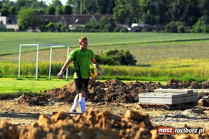 Zdjęcie w galerii na portalu naszraciborz.pl: A klasa: Kornowac nie dał rady kuźniańskiej Stali wiadomości z regionu