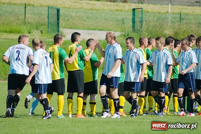 Zdjęcie w galerii na portalu naszraciborz.pl: B klasa: Brzezie rozstrzelało Samborowice wiadomości z regionu