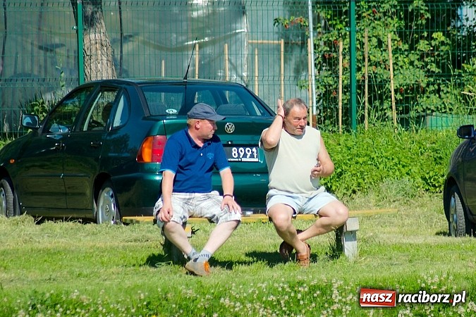Zdjęcie w galerii na portalu naszraciborz.pl: B klasa: Brzezie rozstrzelało Samborowice wiadomości z regionu
