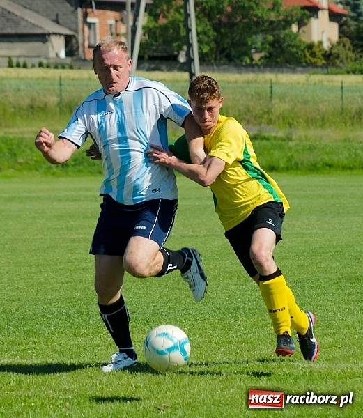 Zdjęcie w galerii na portalu naszraciborz.pl: B klasa: Brzezie rozstrzelało Samborowice wiadomości z regionu