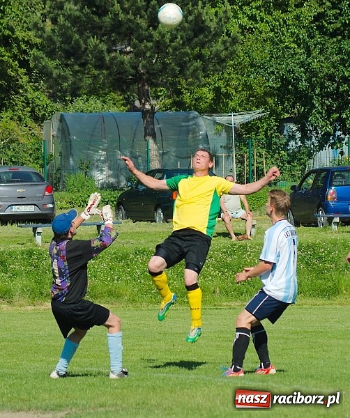 Zdjęcie w galerii na portalu naszraciborz.pl: B klasa: Brzezie rozstrzelało Samborowice wiadomości z regionu