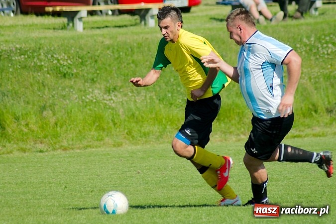 Zdjęcie w galerii na portalu naszraciborz.pl: B klasa: Brzezie rozstrzelało Samborowice wiadomości z regionu