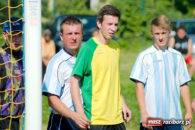 Zdjęcie w galerii na portalu naszraciborz.pl: B klasa: Brzezie rozstrzelało Samborowice wiadomości z regionu