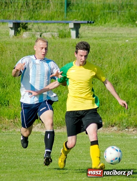 Zdjęcie w galerii na portalu naszraciborz.pl: B klasa: Brzezie rozstrzelało Samborowice wiadomości z regionu