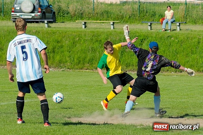 Zdjęcie w galerii na portalu naszraciborz.pl: B klasa: Brzezie rozstrzelało Samborowice wiadomości z regionu